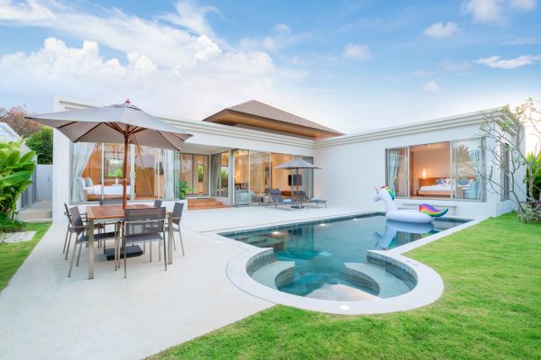 Cost of Pool Deck Pouring in Michigan City